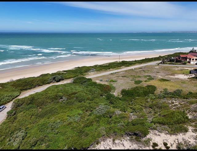 1,145M² VACANT LAND FOR SALE IN PARADISE BEACH